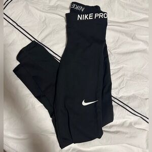 Nike Pro Women’s Black Leggings